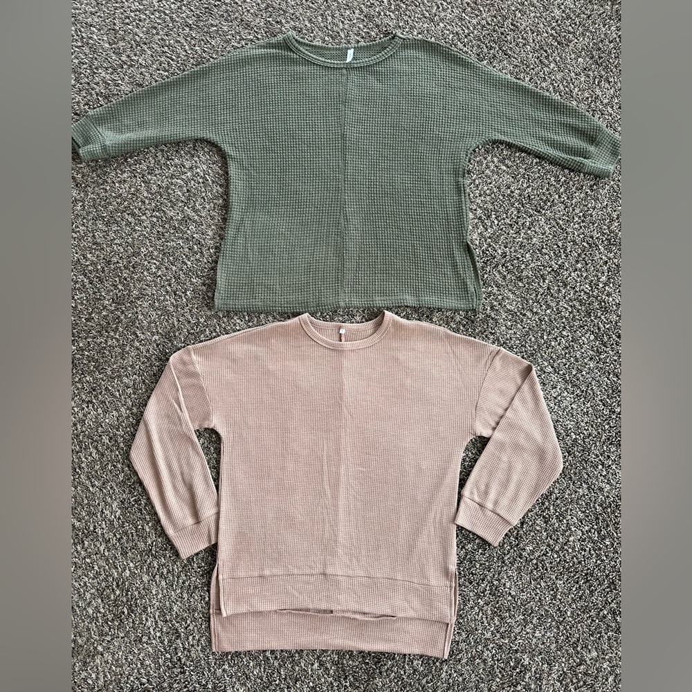 Elegant Waffle Knit Sweater Set - Olive and Blush/beige size small (lot of 2) - Picture 2 of 8